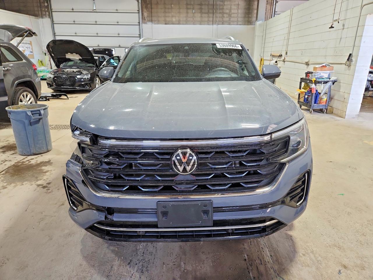 2024 Volkswagen Atlas Cross Sport Sel R-Line - Image 5