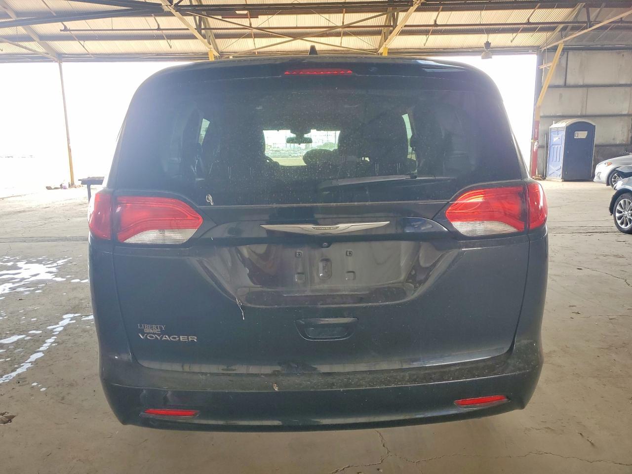 2022 Chrysler Voyager - Фото 6