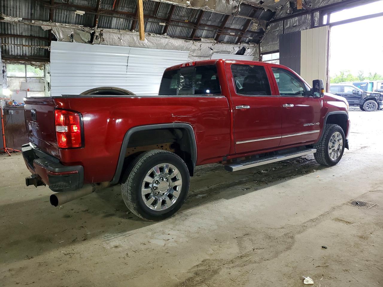 2018 GMC Sierra K2500 Denali - Image 3