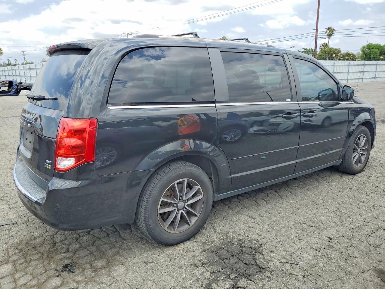 2017 Dodge Grand Caravan Sxt - Фото 3