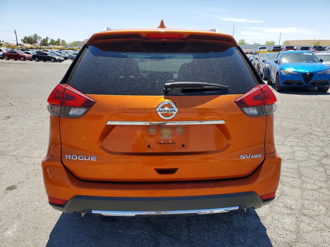 2018 Nissan Rogue Sv - Image 6