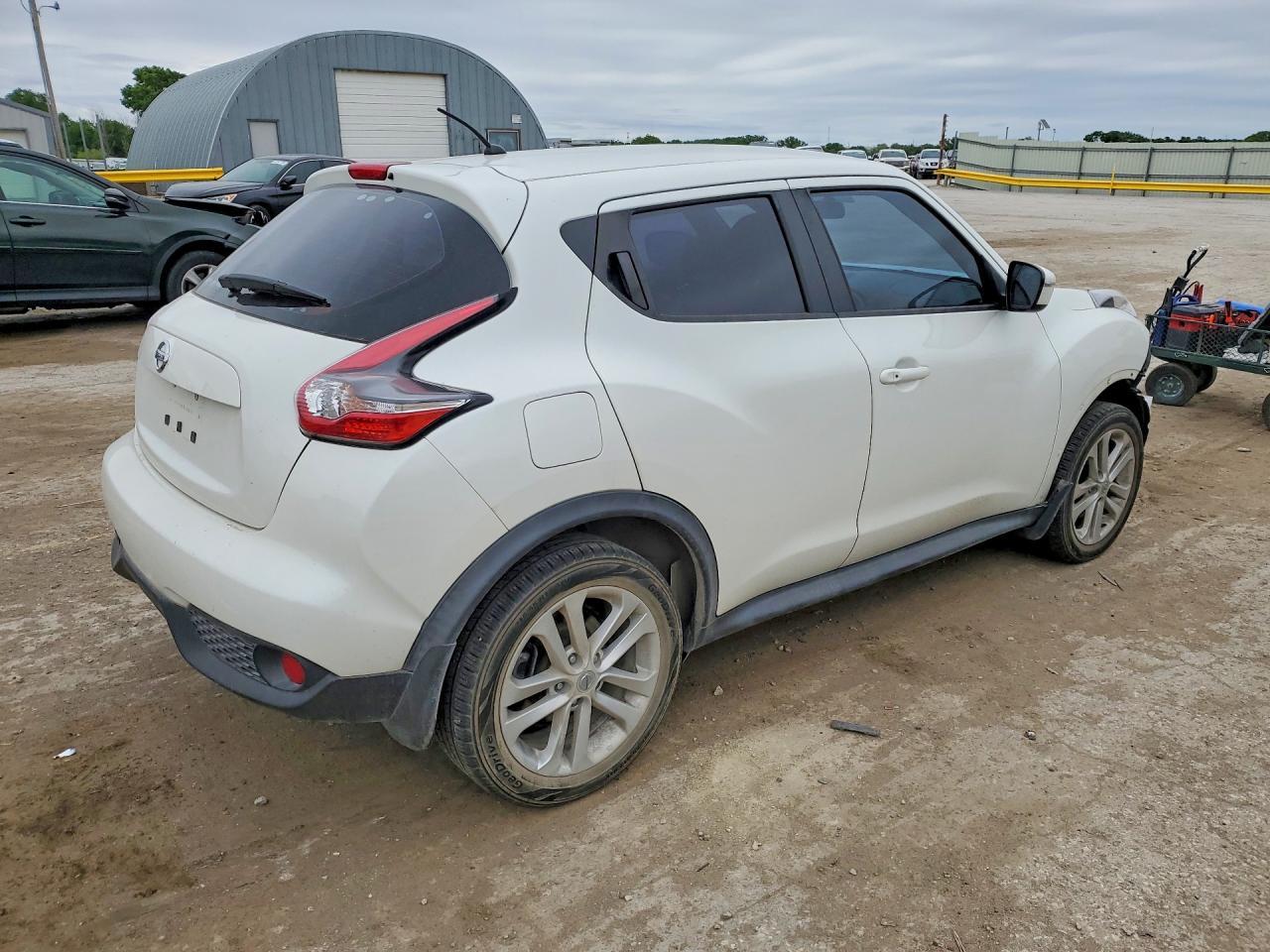 2015 Nissan Juke S - Image 3