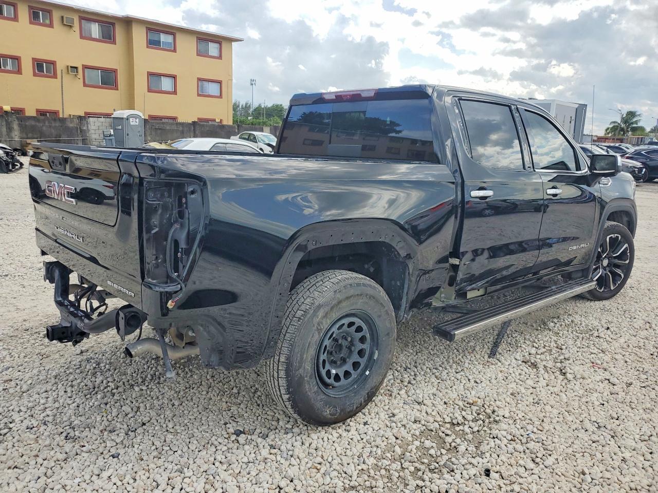 2025 GMC Sierra K1500 Denali - Image 3