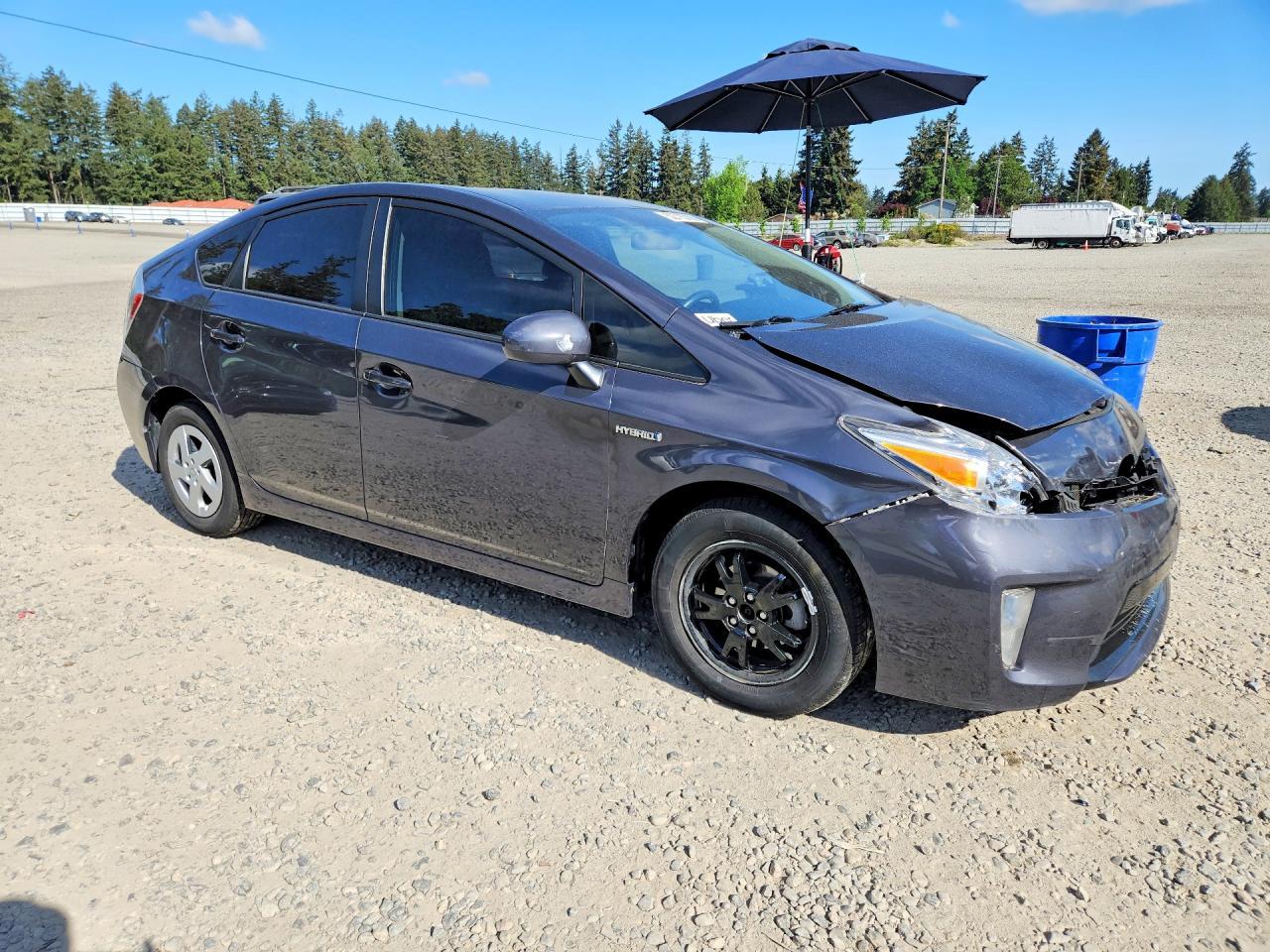 2015 Toyota Prius Two - Image 4