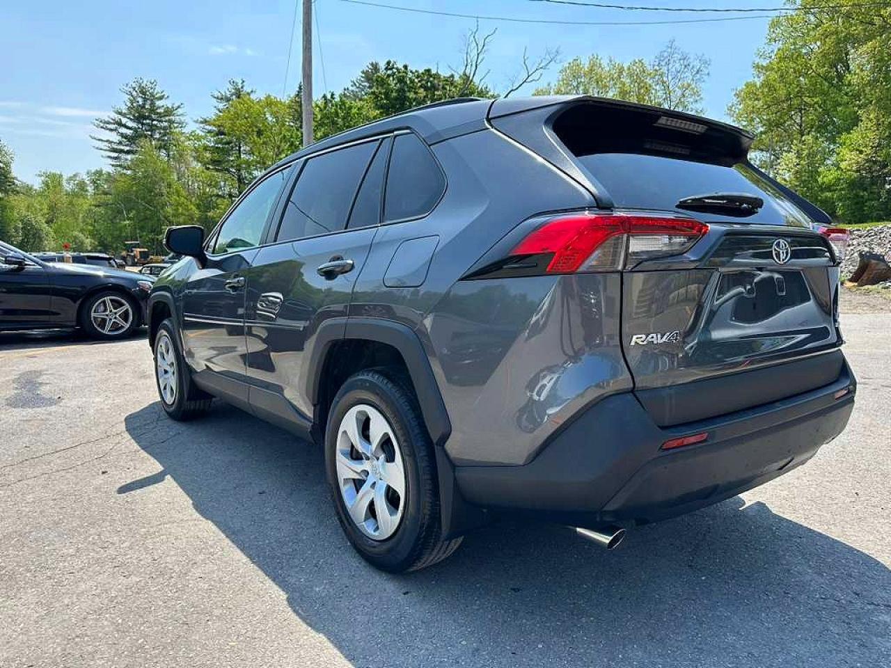 2021 Toyota Rav4 Le - Фото 2