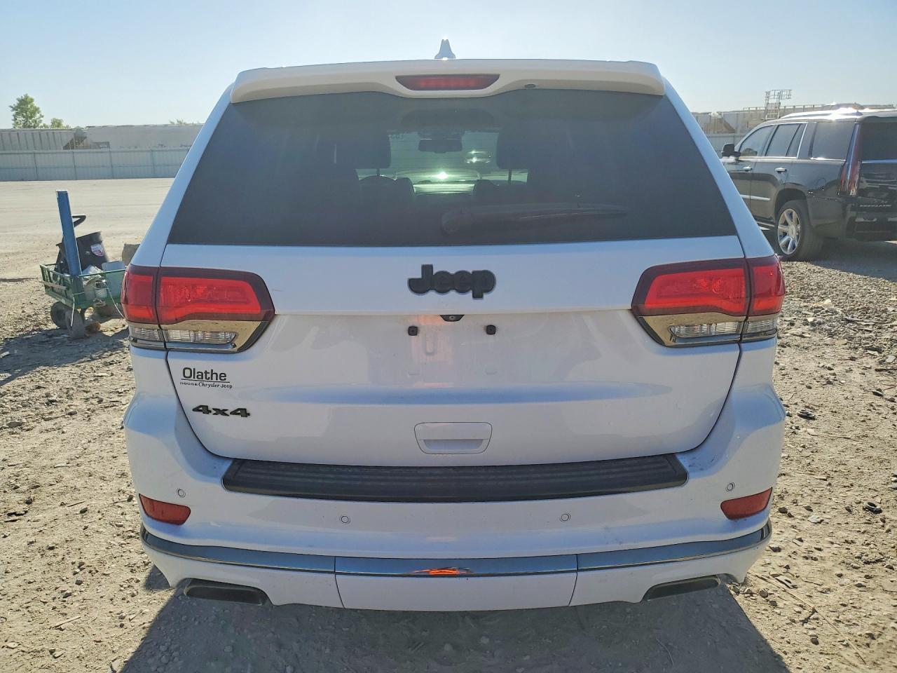 2015 Jeep Grand Cherokee Overland - Image 6