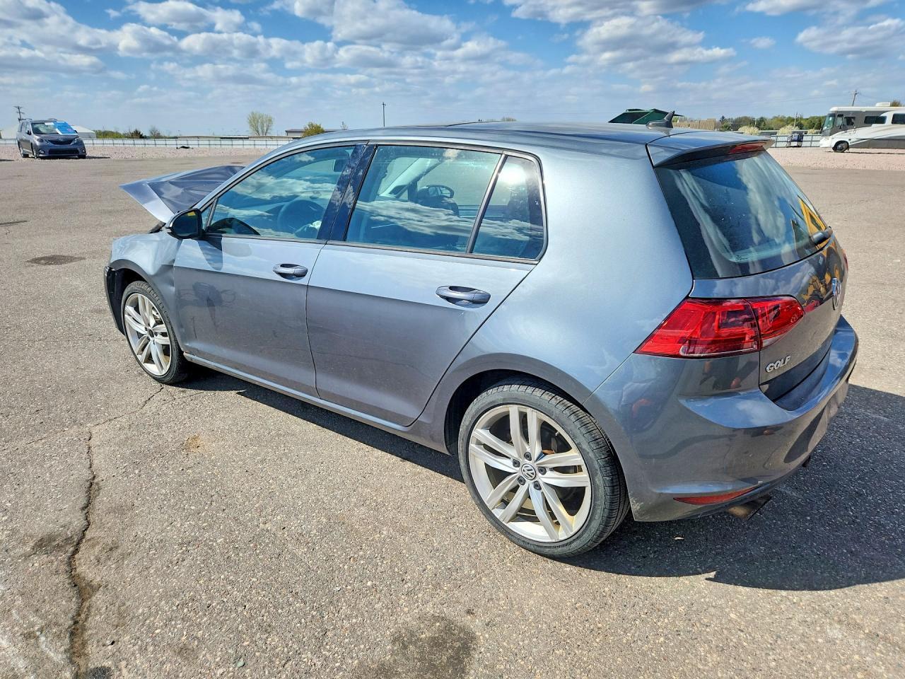 2015 Volkswagen Golf - Фото 2