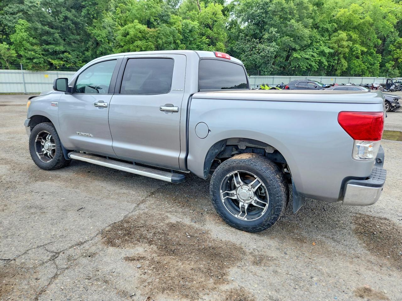 2011 Toyota Tundra Crewmax Limited - Фото 2