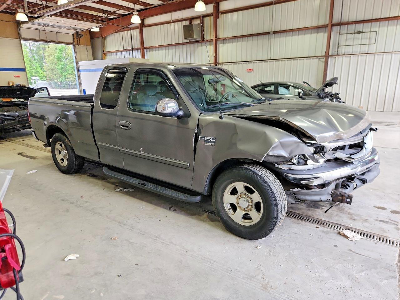 2002 Ford F150 - Image 4