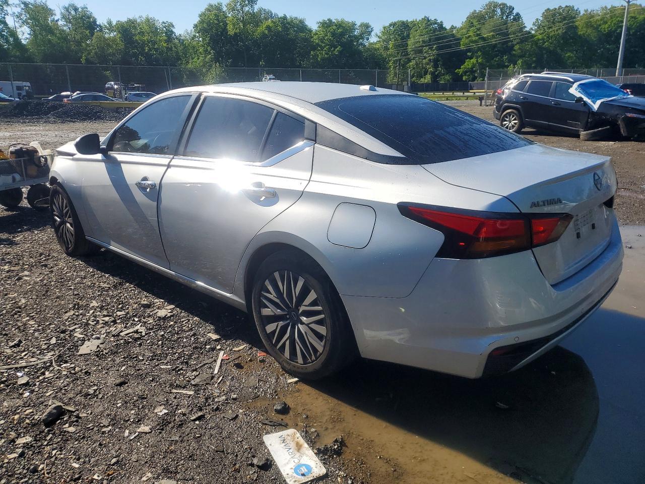 2023 Nissan Altima Sv - Image 2