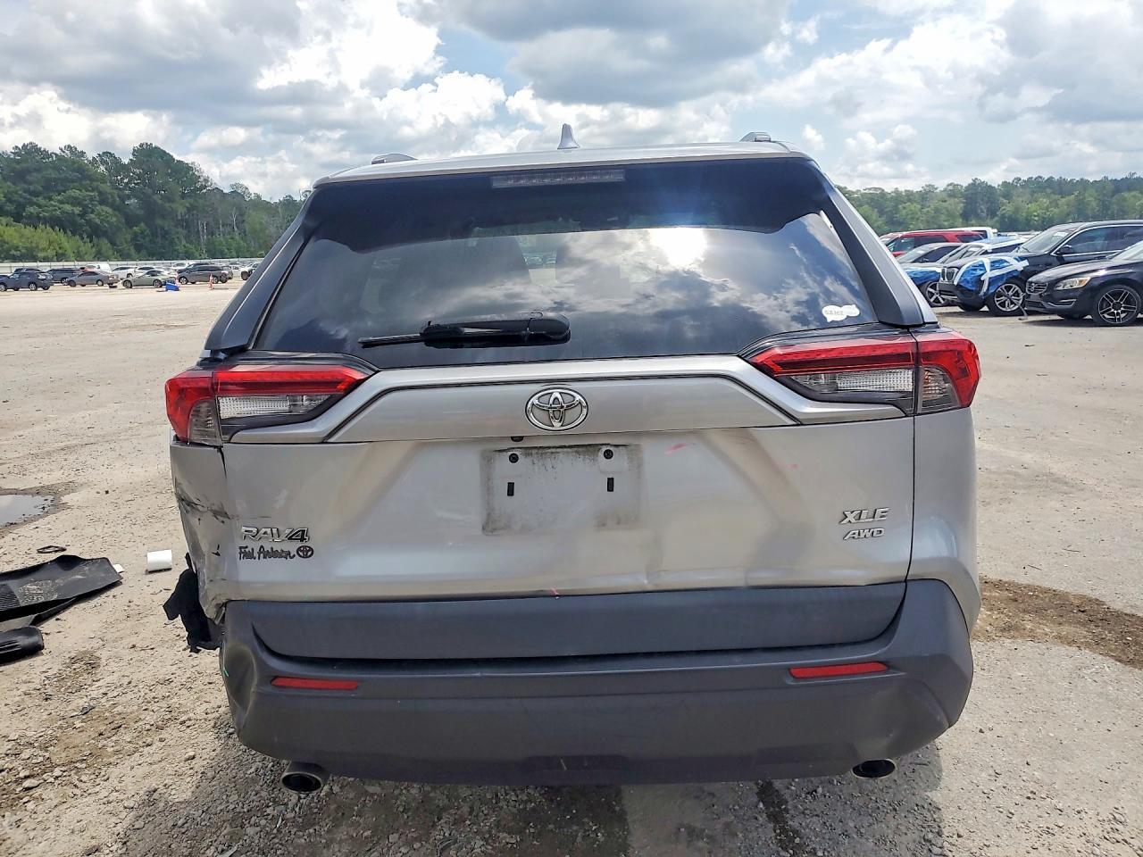 2021 Toyota Rav4 Xle Premium - Фото 6
