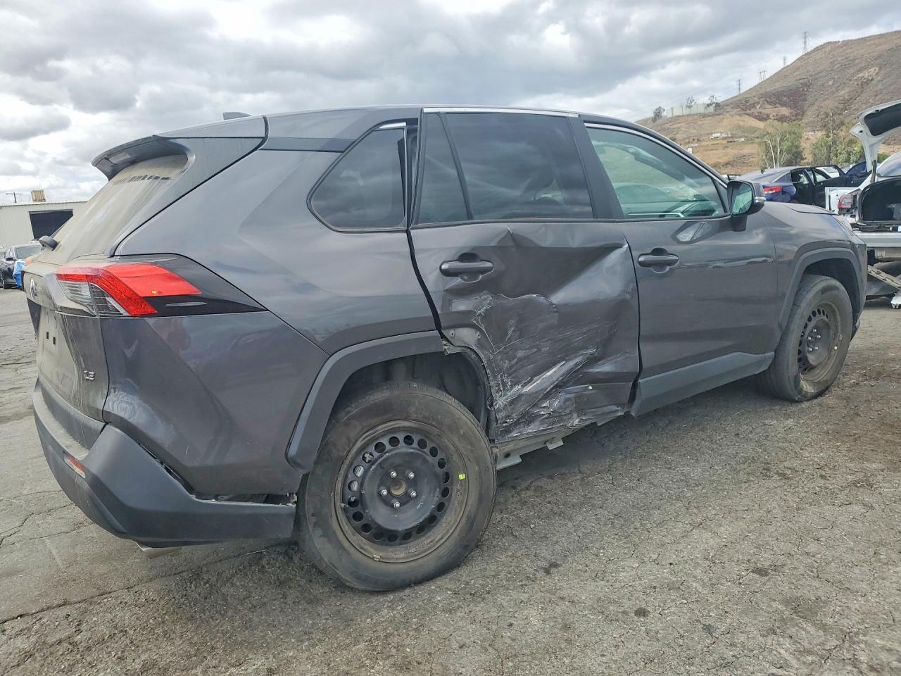 2025 Toyota Rav4 Le - Фото 3