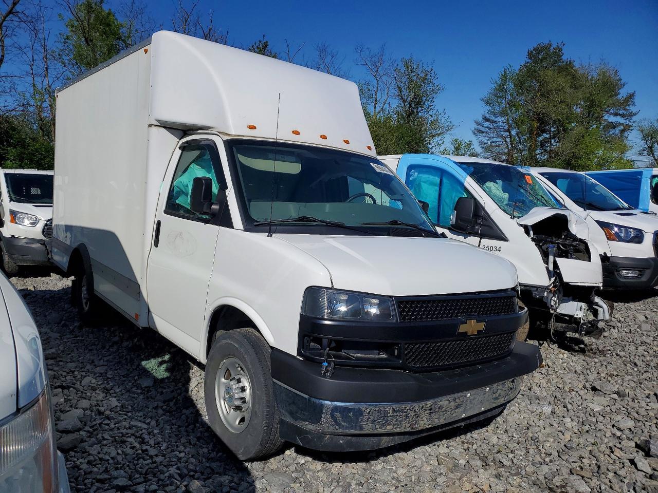 2024 Chevrolet Express Delivery Truck - Image 4