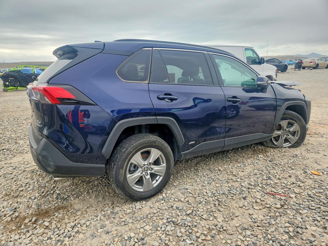 2024 Toyota Rav4 Hybrid Xle - Image 3