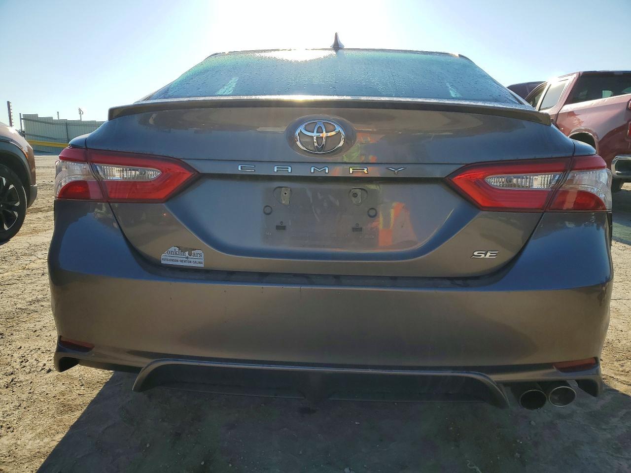 2018 Toyota Camry Se - Image 6