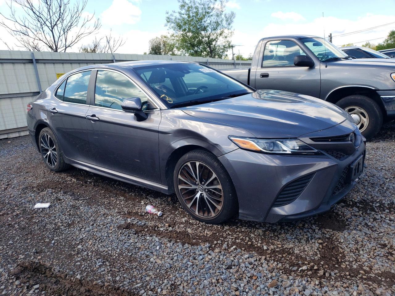 2020 Toyota Camry Se - Image 4