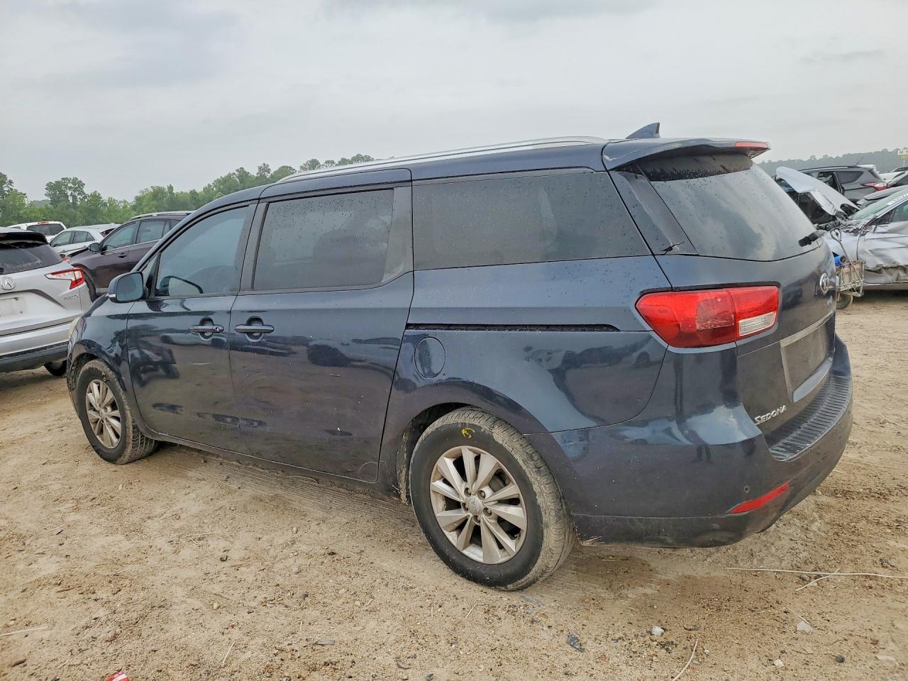 2016 Kia Sedona Lx - Фото 2