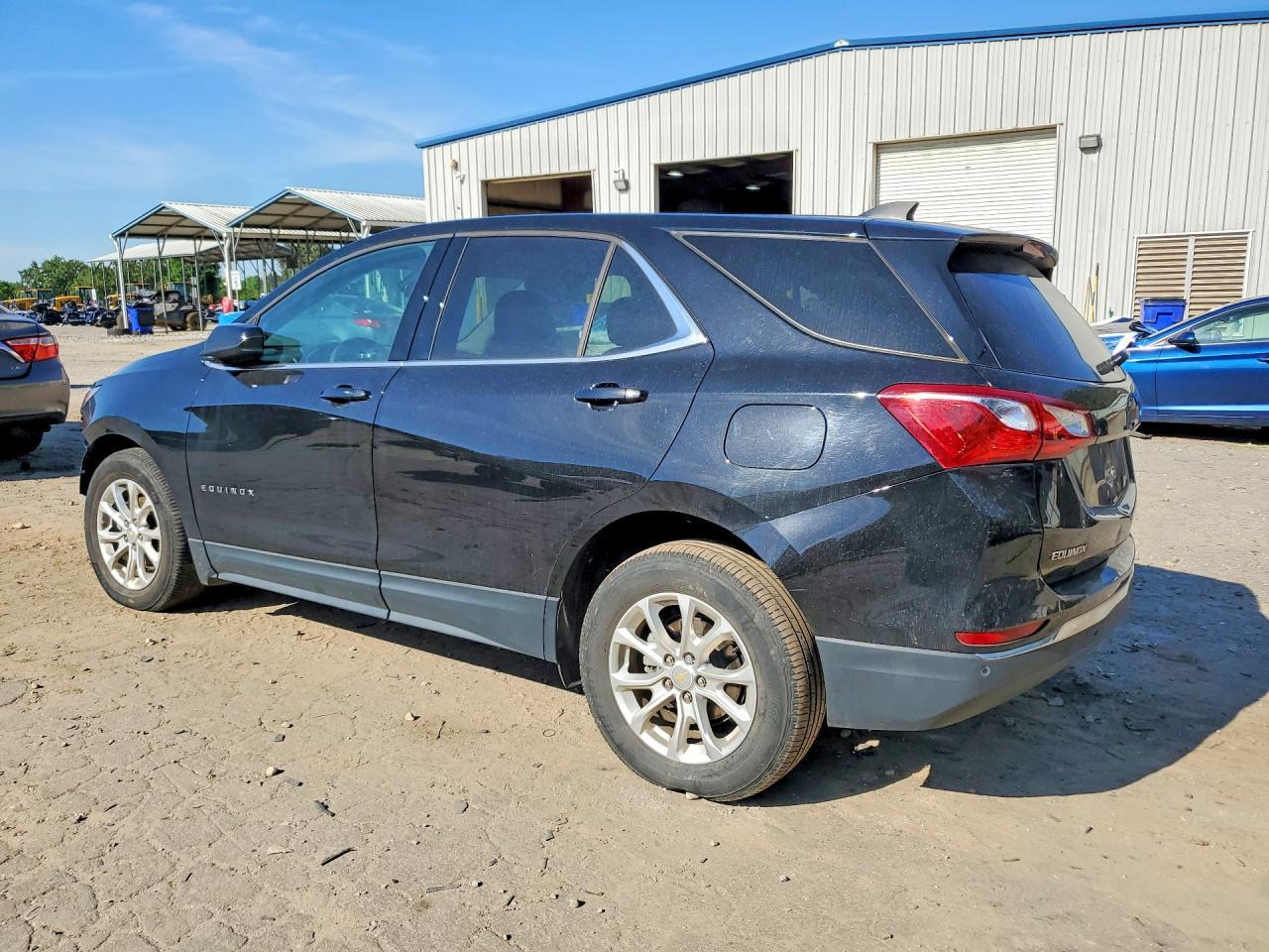 2020 Chevrolet Equinox Lt - Image 2