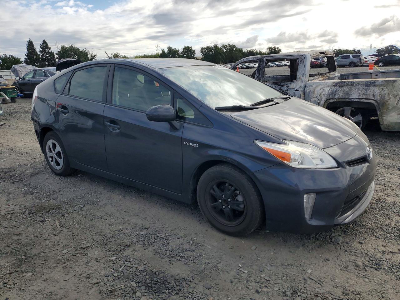 2014 Toyota Prius Three - Фото 4