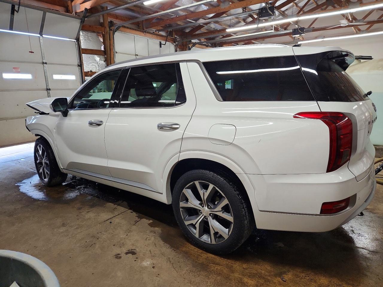 2022 Hyundai Palisade Limited - Image 2