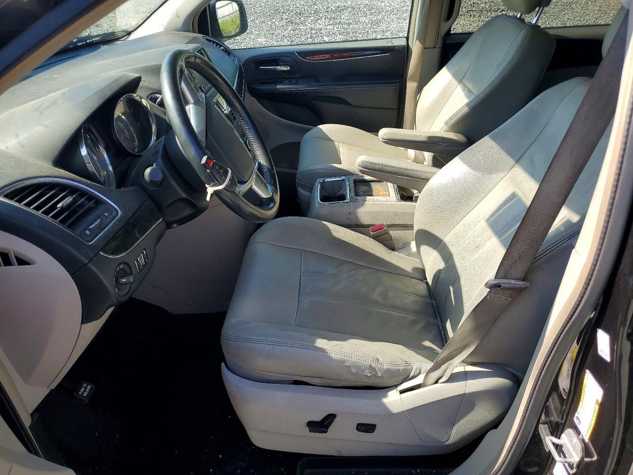 2013 Chrysler Town & Country Touring - Фото 7