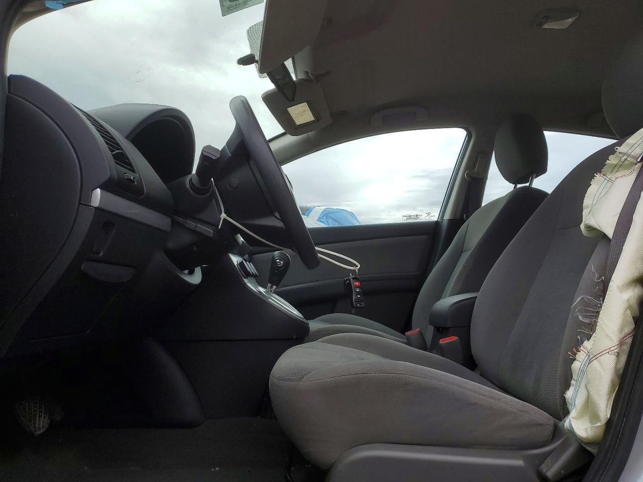 2010 Nissan Sentra 2.0 4Dr - Image 7