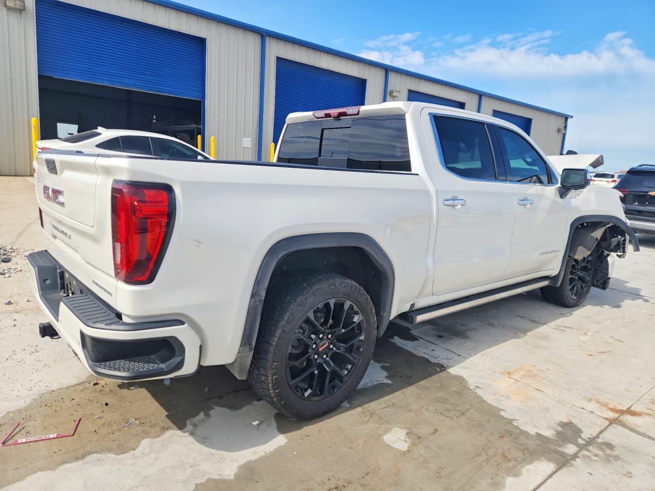 2022 GMC Sierra Limited K1500 Denali - Image 3