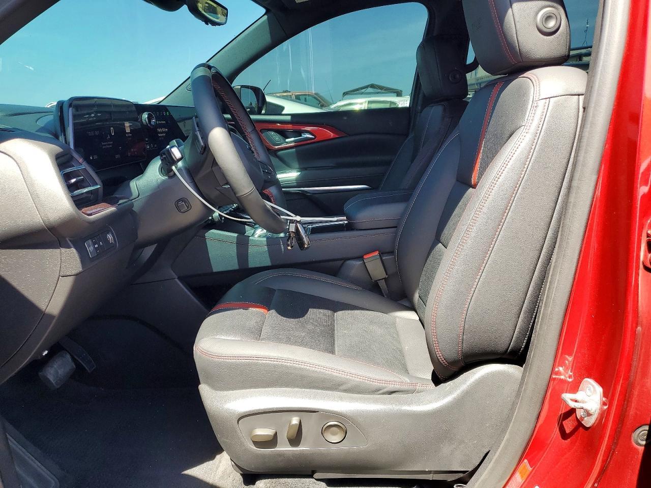 2024 Chevrolet Traverse Rs - Image 7