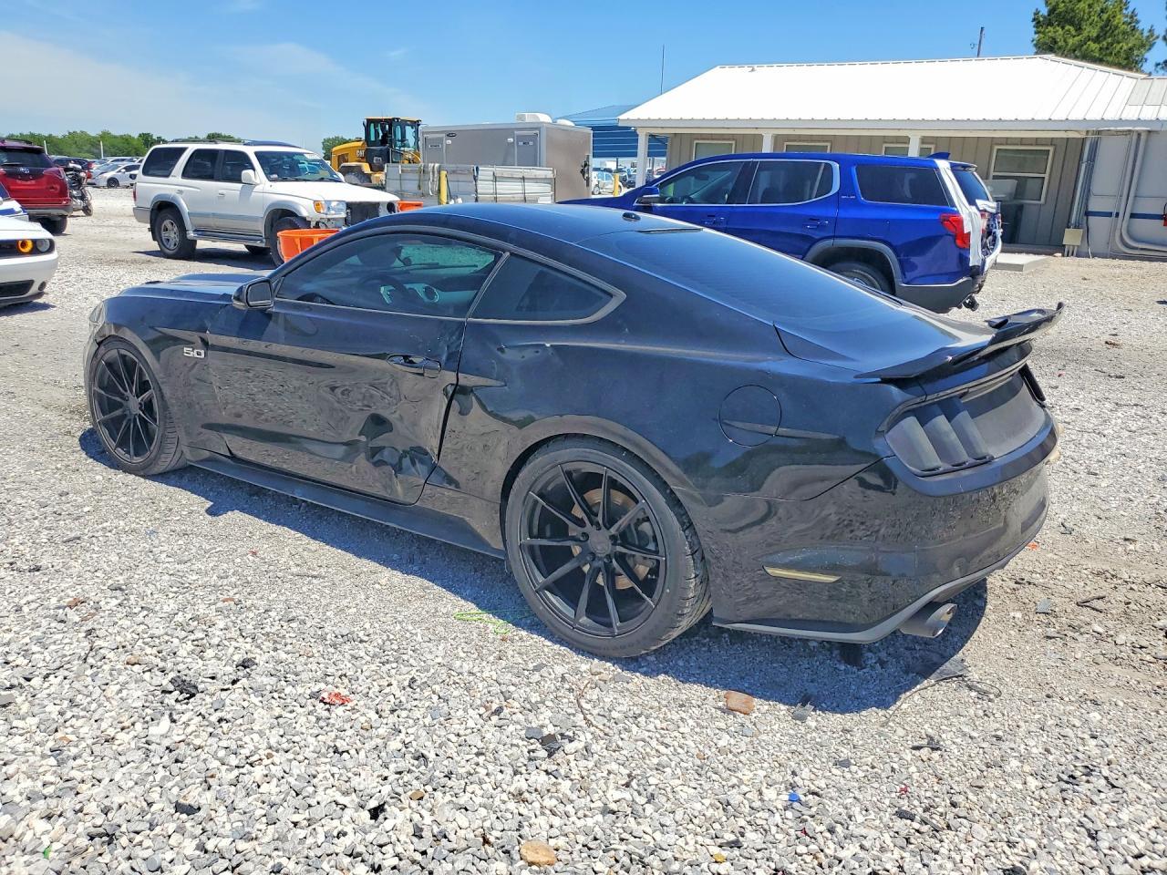 2015 Ford Mustang Gt - Фото 2