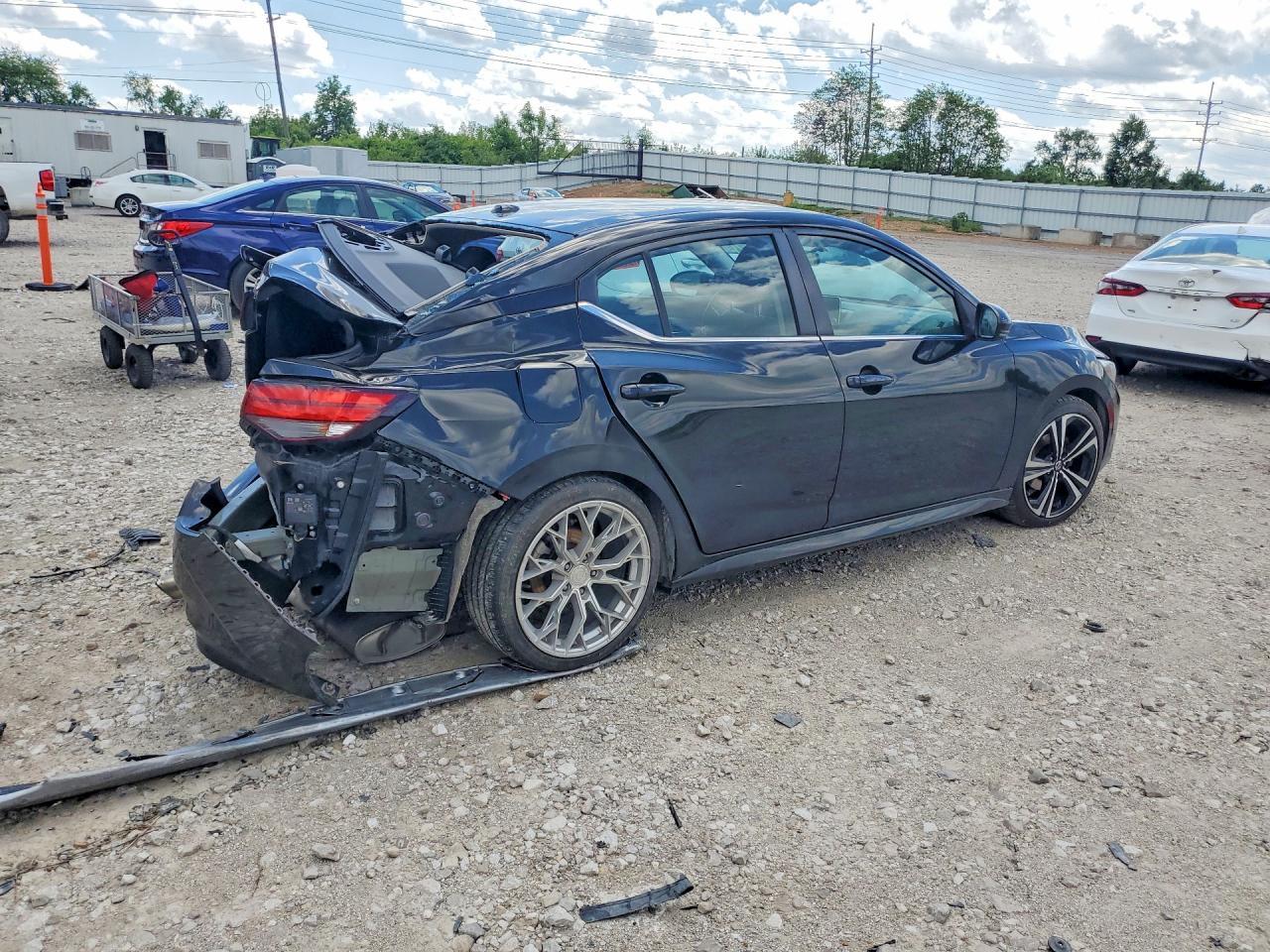 2021 Nissan Sentra Sr - Фото 3