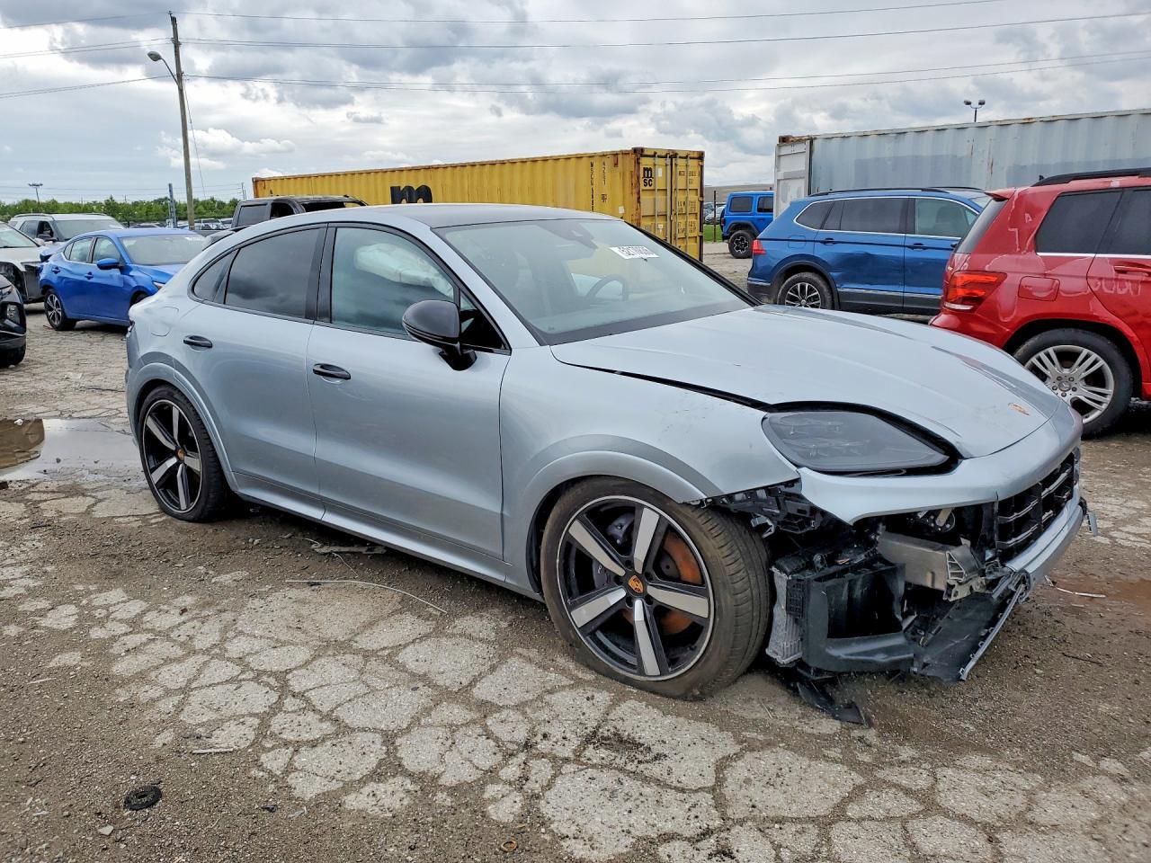 2025 Porsche Cayenne Coupe - Image 4