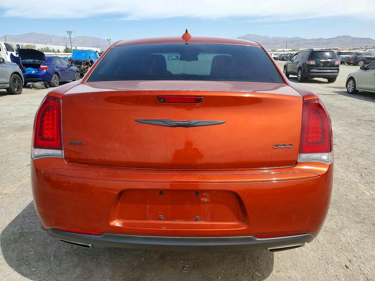 2020 Chrysler 300 Touring - Image 6