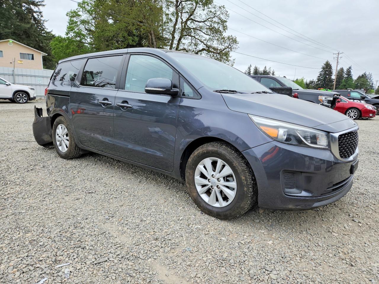 2017 Kia Sedona Lx - Image 4