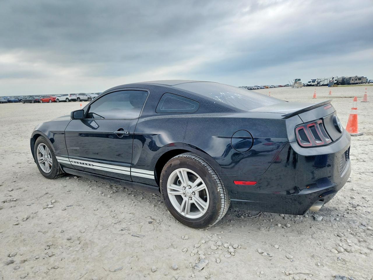 2013 Ford Mustang - Фото 2