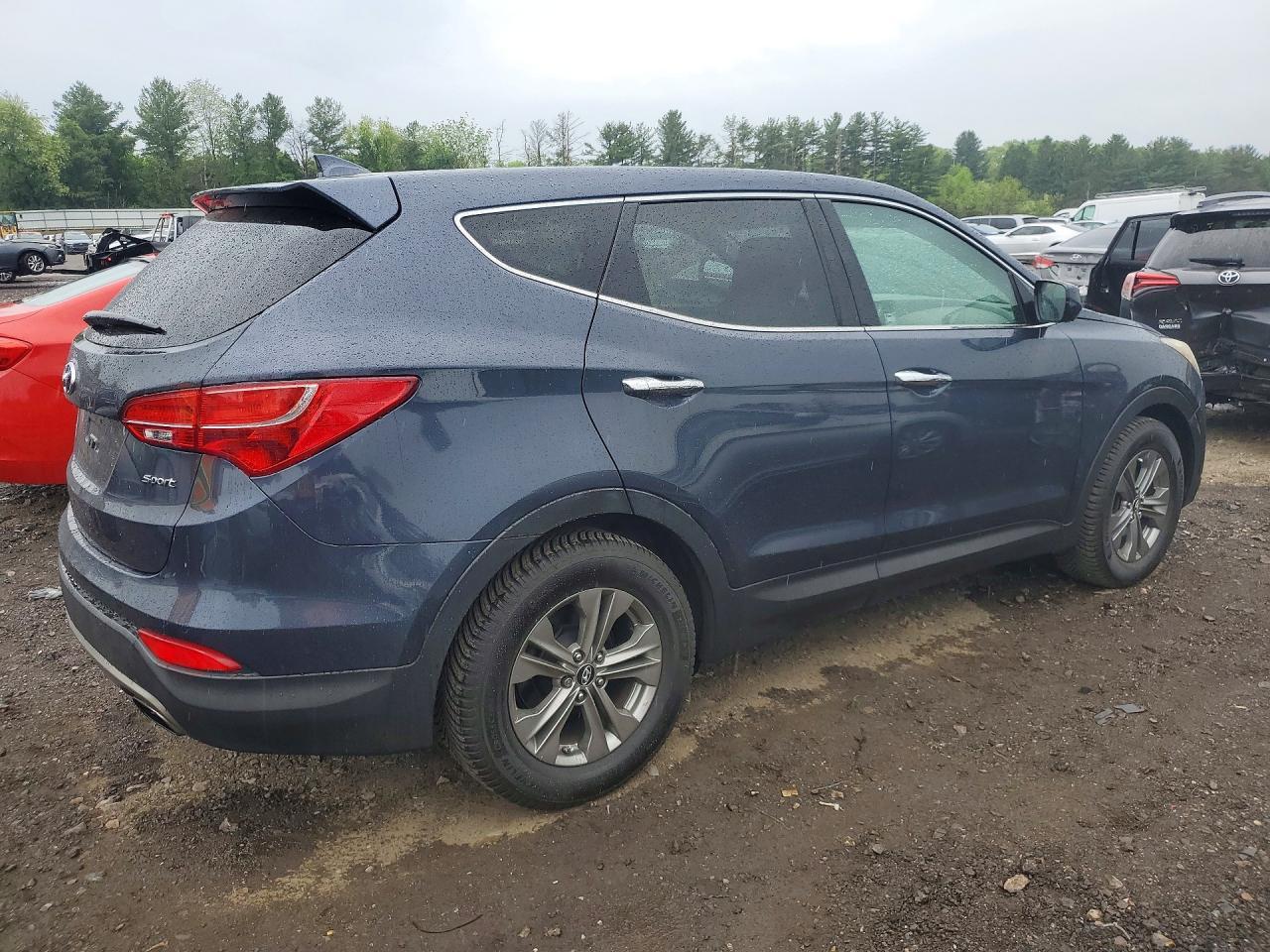 2014 Hyundai Santa Fe Sport 2.4L - Image 3