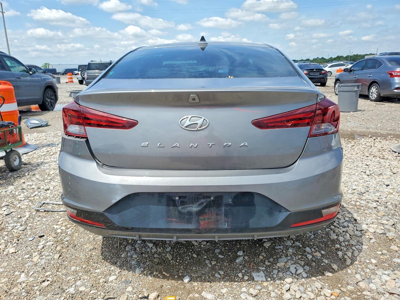 2019 Hyundai Elantra Se - Фото 6