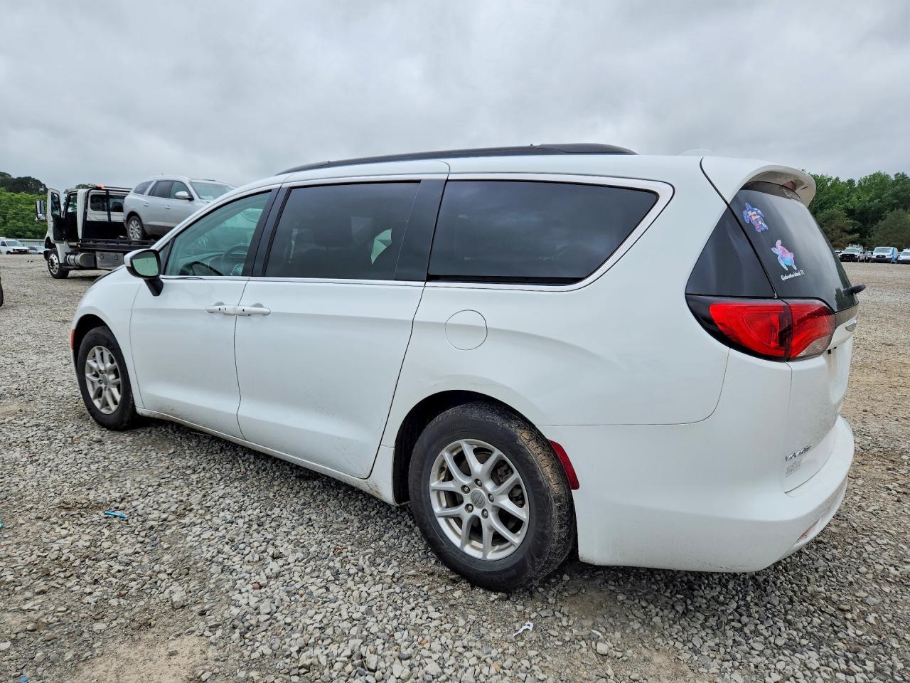 2020 Chrysler Voyager Lxi - Фото 2