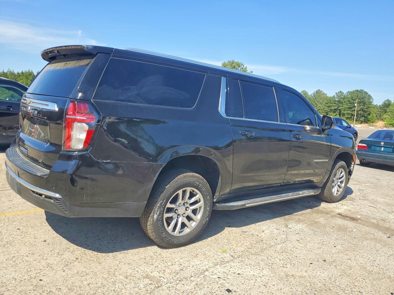 2021 Chevrolet Suburban K1500 Lt - Image 3
