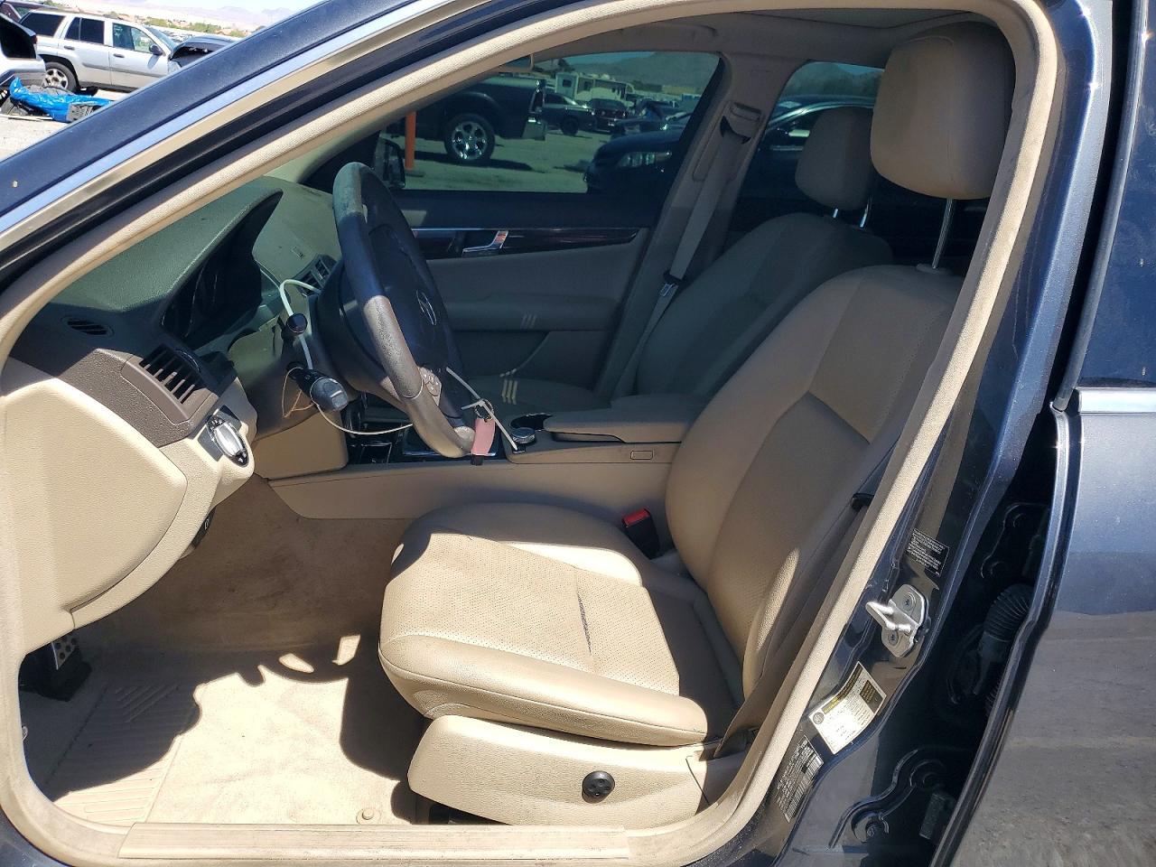 2010 Mercedes-Benz C 300 4Matic - Image 7