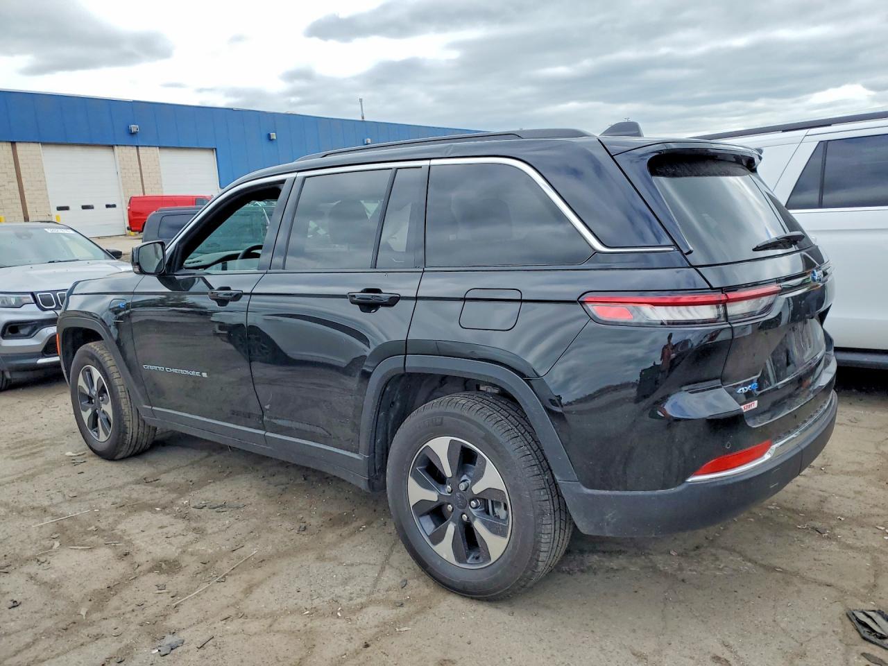 2025 Jeep Grand Cherokee 4Xe - Фото 2