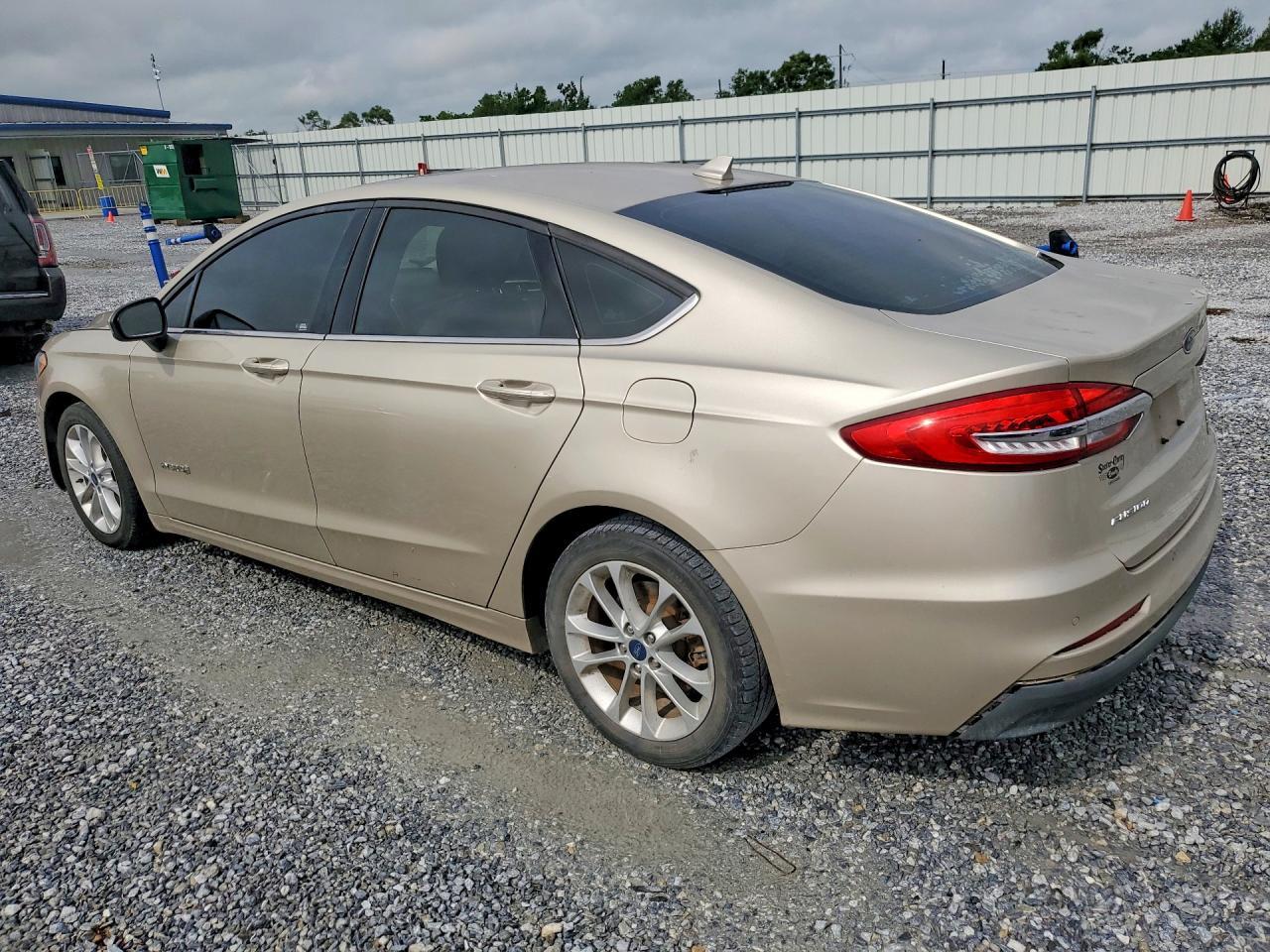 2019 Ford Fusion Se - Фото 2