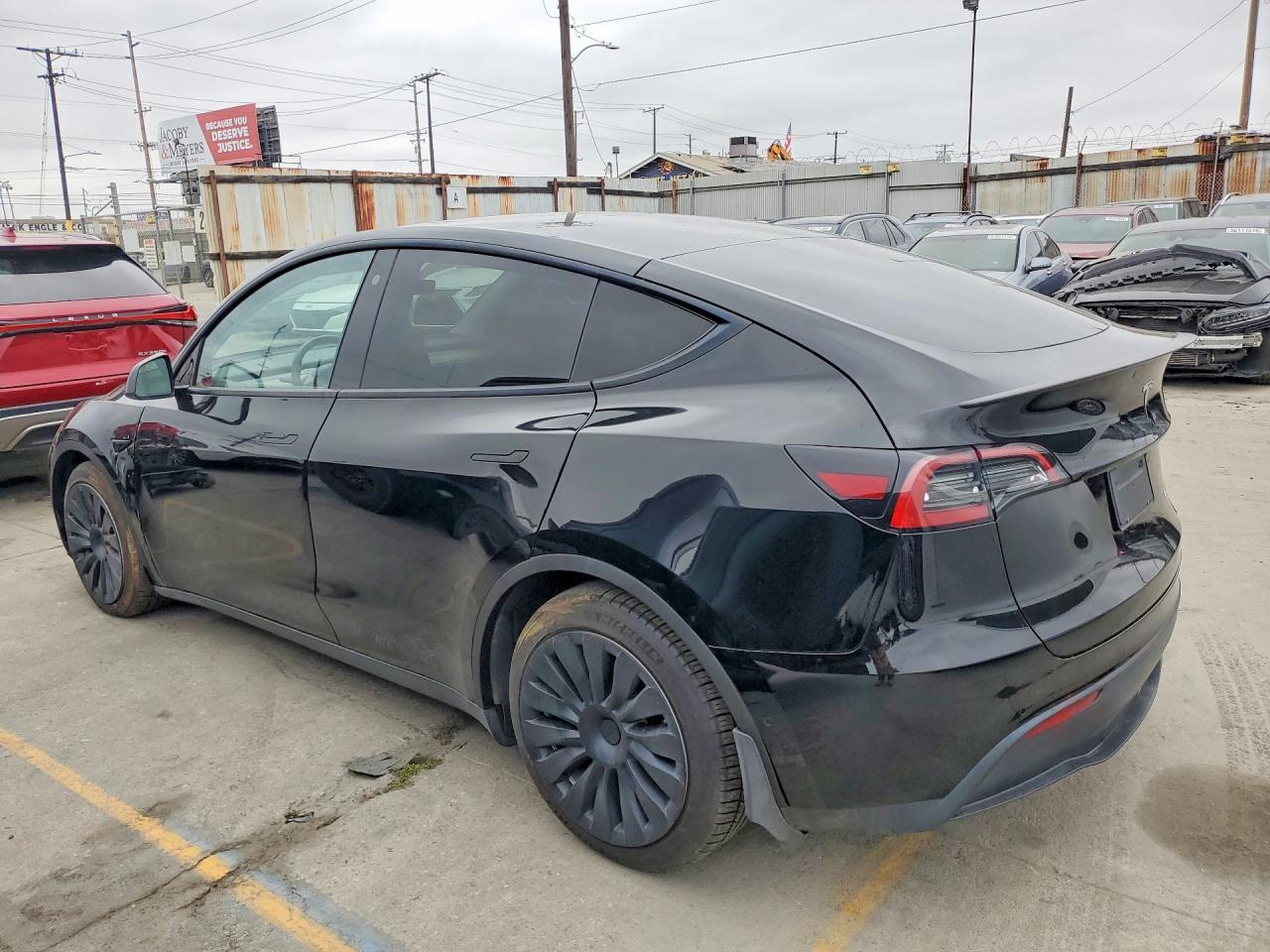 2022 Tesla Model Y - Фото 2