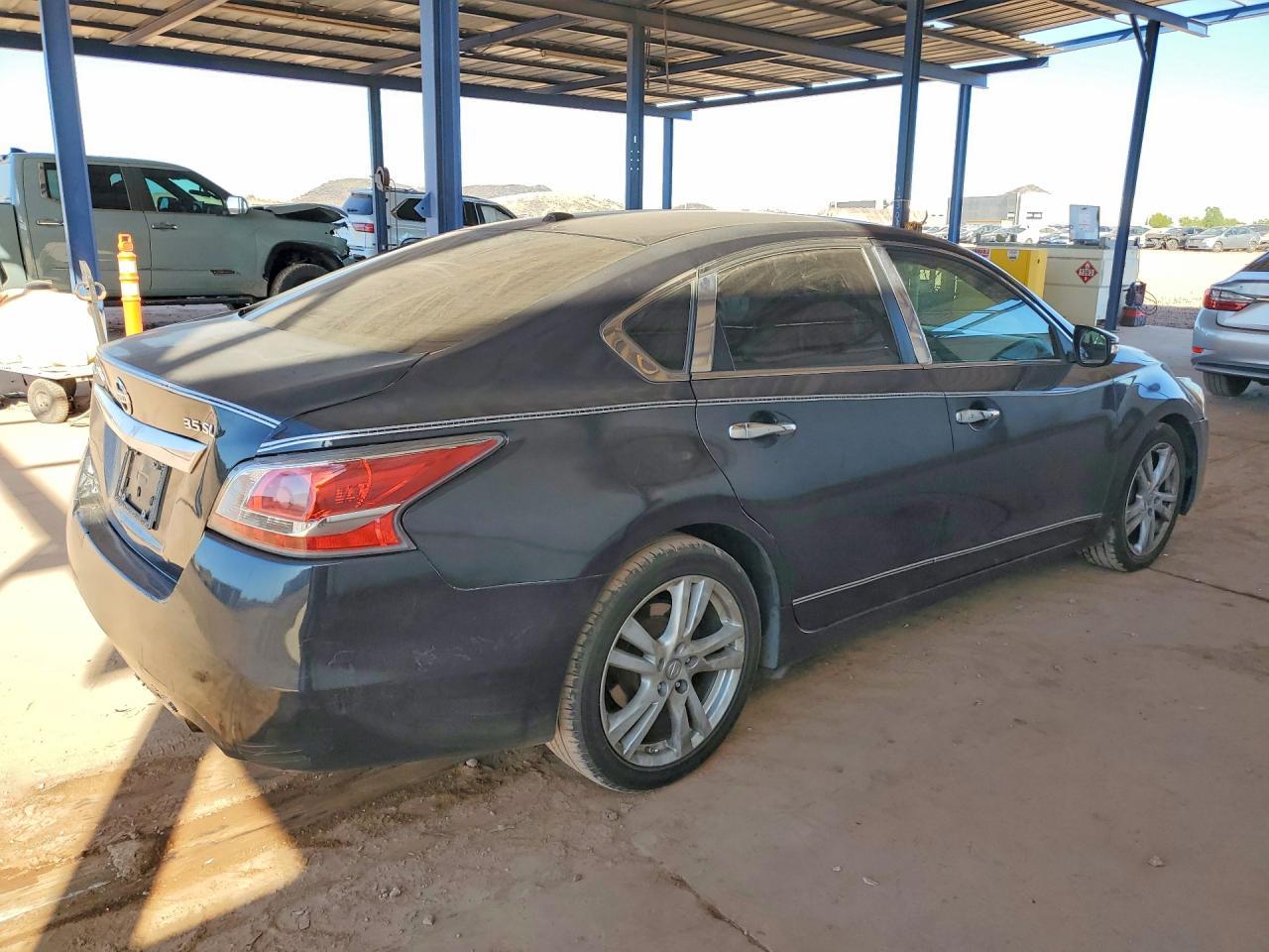 2013 Nissan Altima 3.5 S - Image 3
