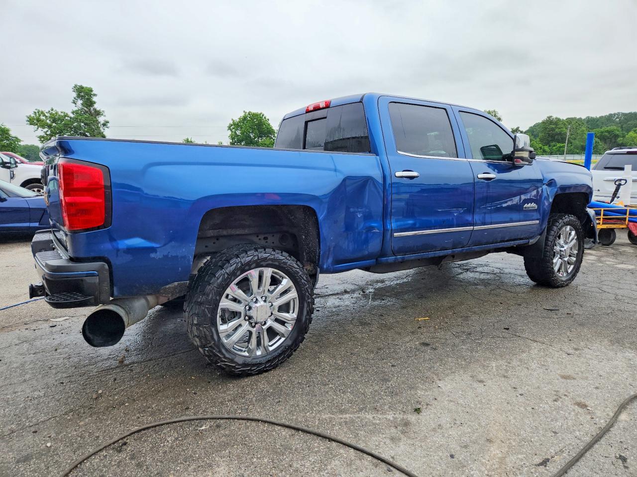 2018 Chevrolet Silverado K2500 High Country - Image 3