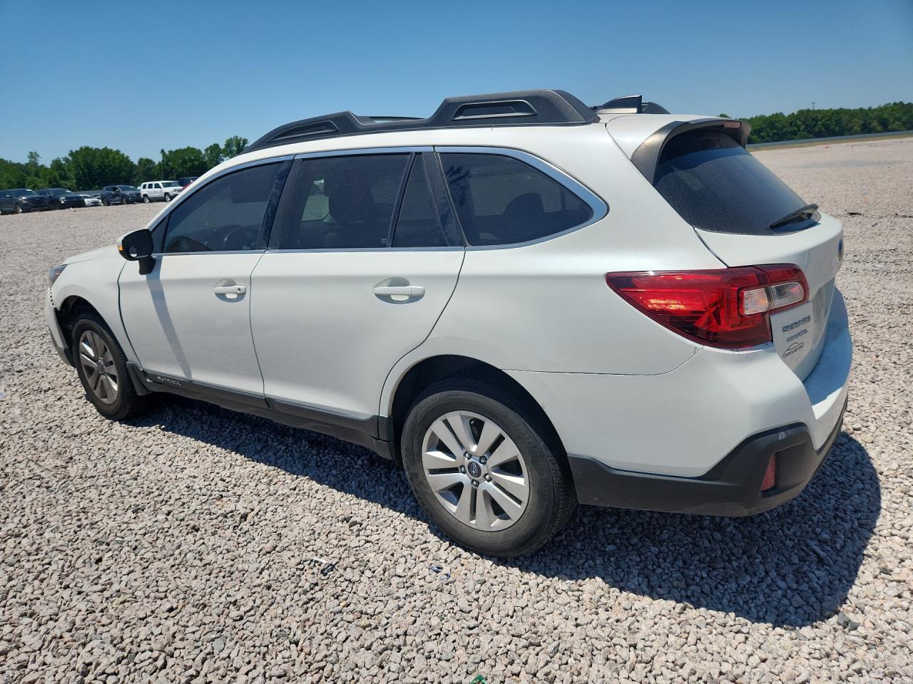 2018 Subaru Outback 2.5I Premium - Image 2