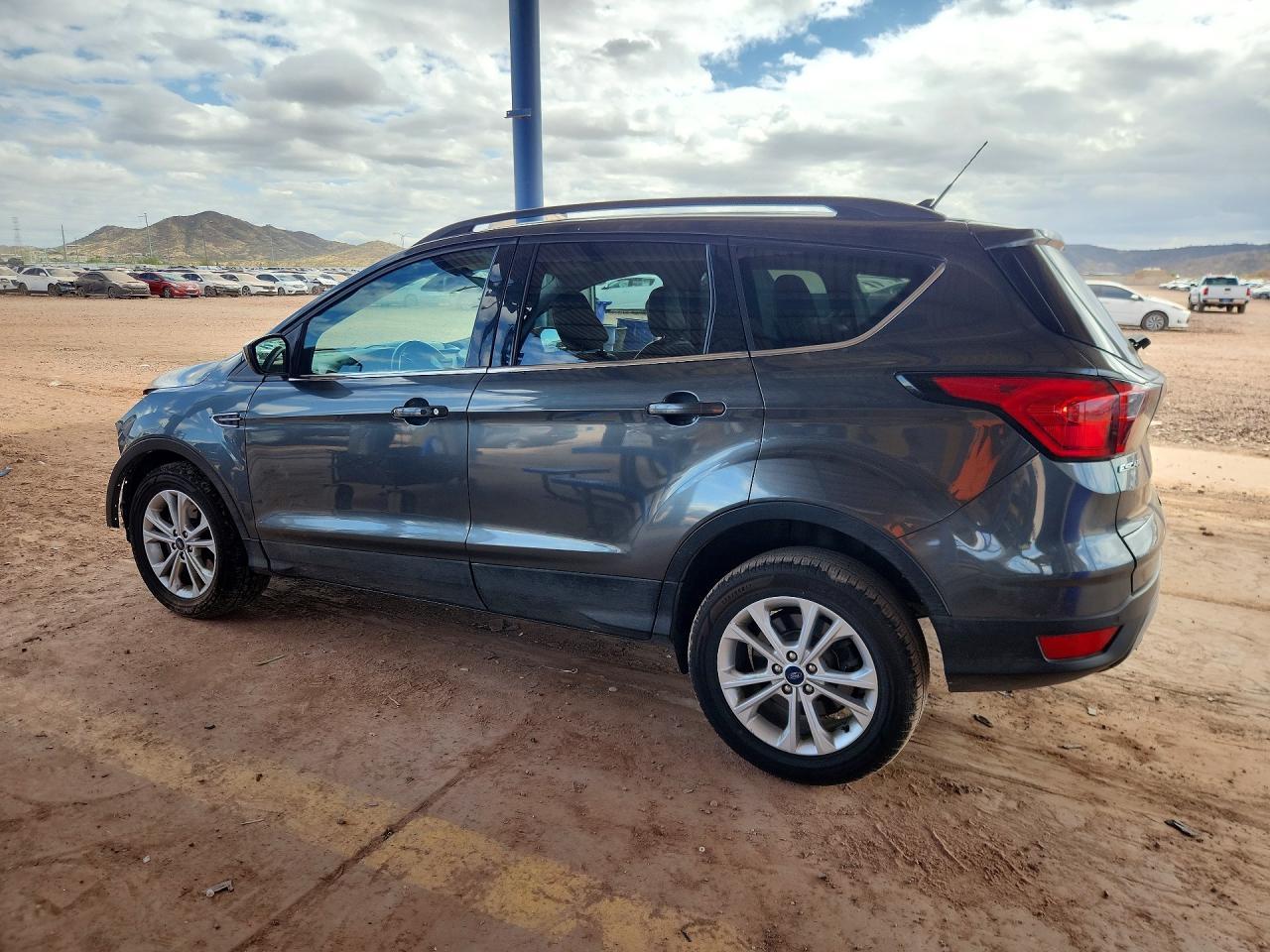 2019 Ford Escape Sel - Фото 2