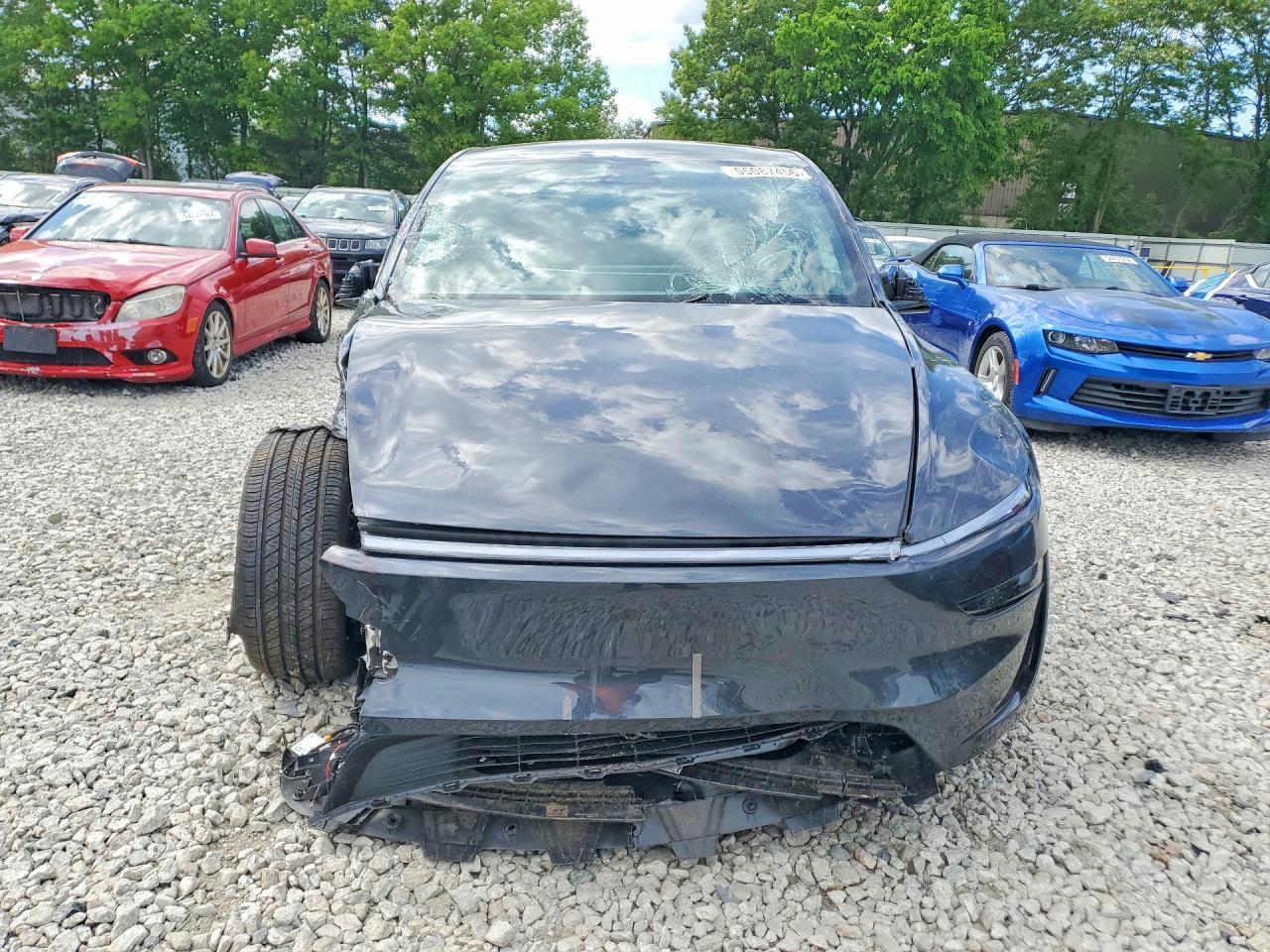 2026 Tesla Model Y - Фото 5