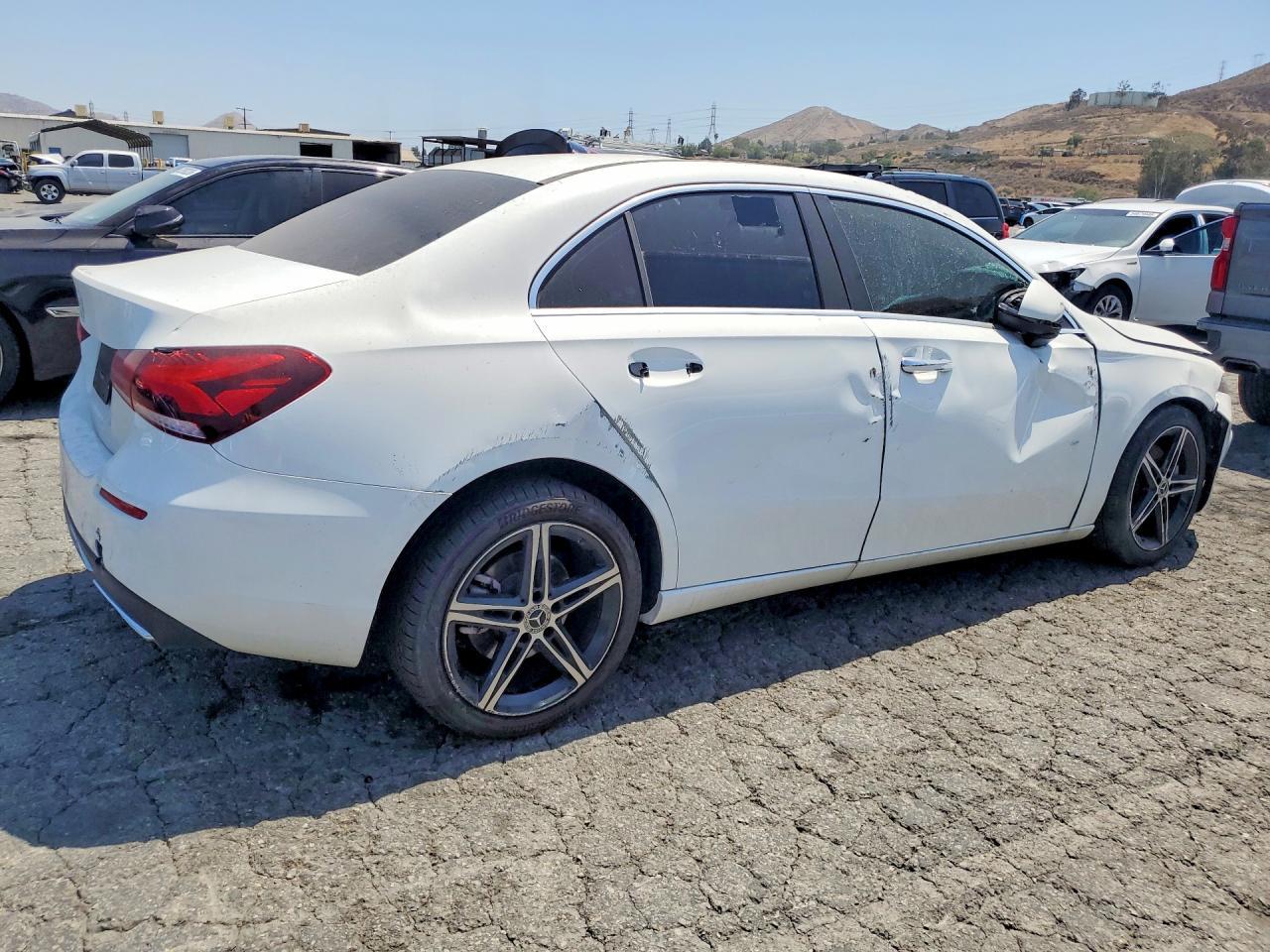 2022 Mercedes-Benz A 220 - Image 3