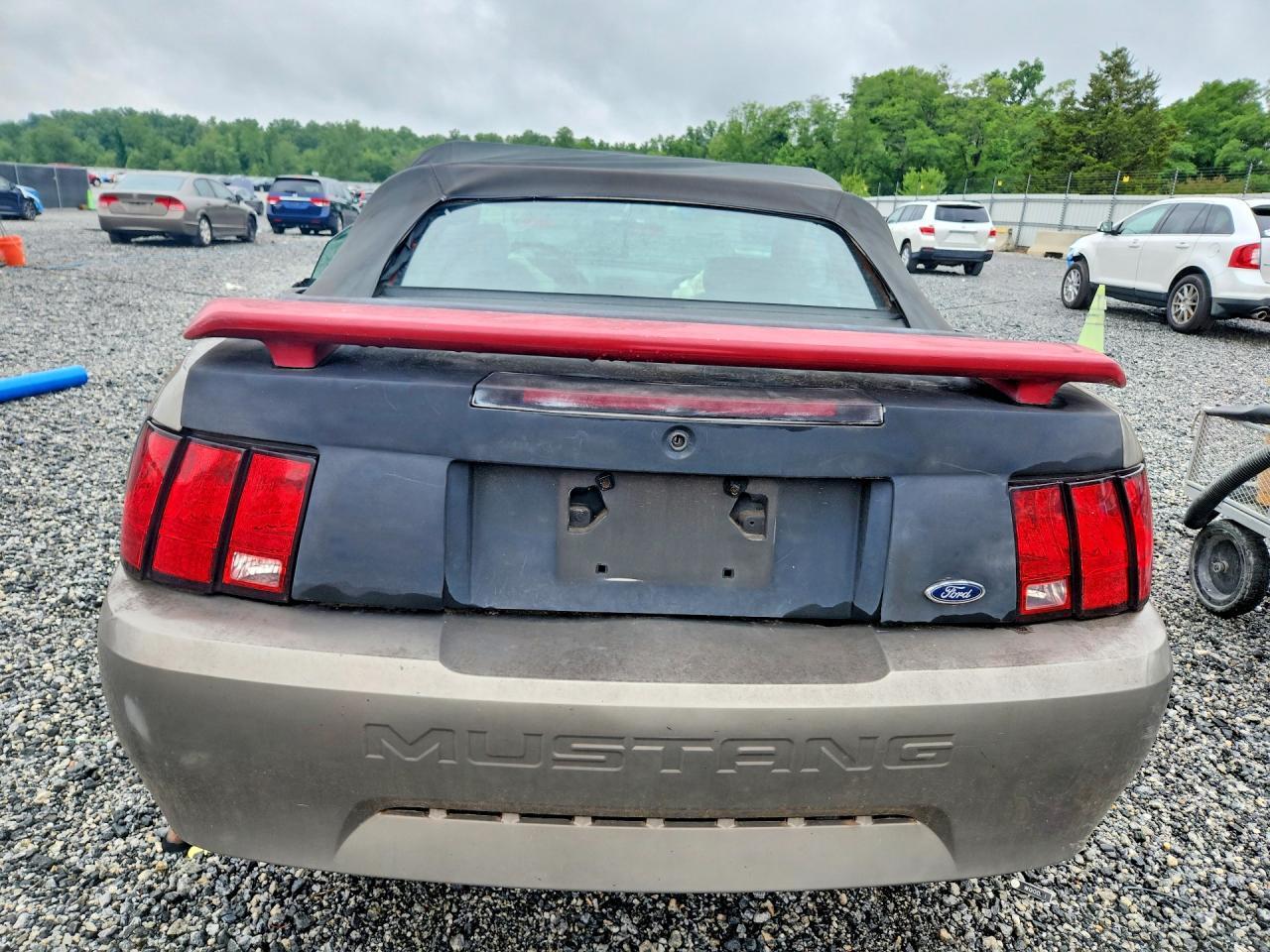 2002 Ford Mustang - Фото 6