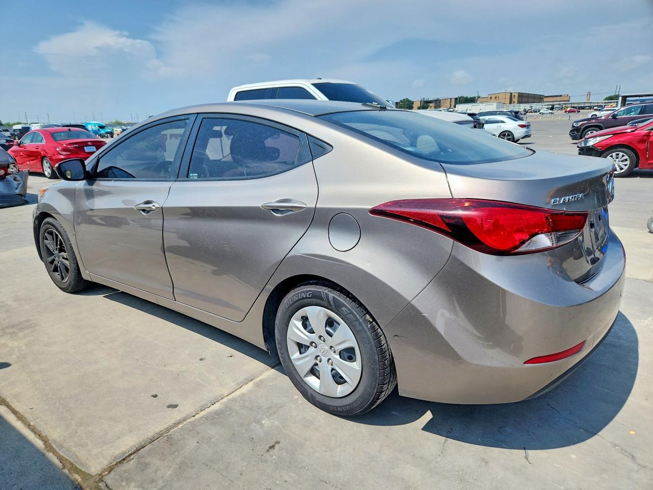 2016 Hyundai Elantra Se - Фото 2